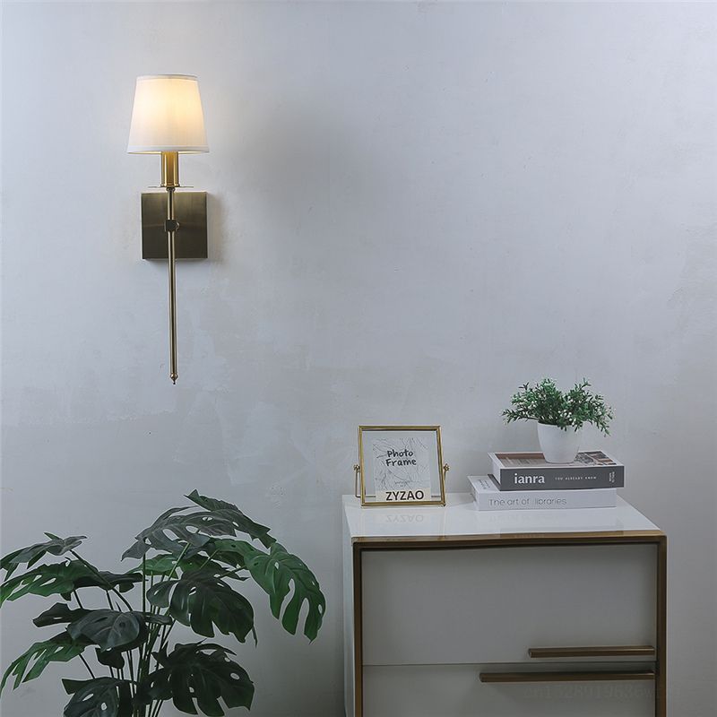 Geraffineerde wandlamp van geborsteld messing voor tijdloze elegantie | AureliaBrass