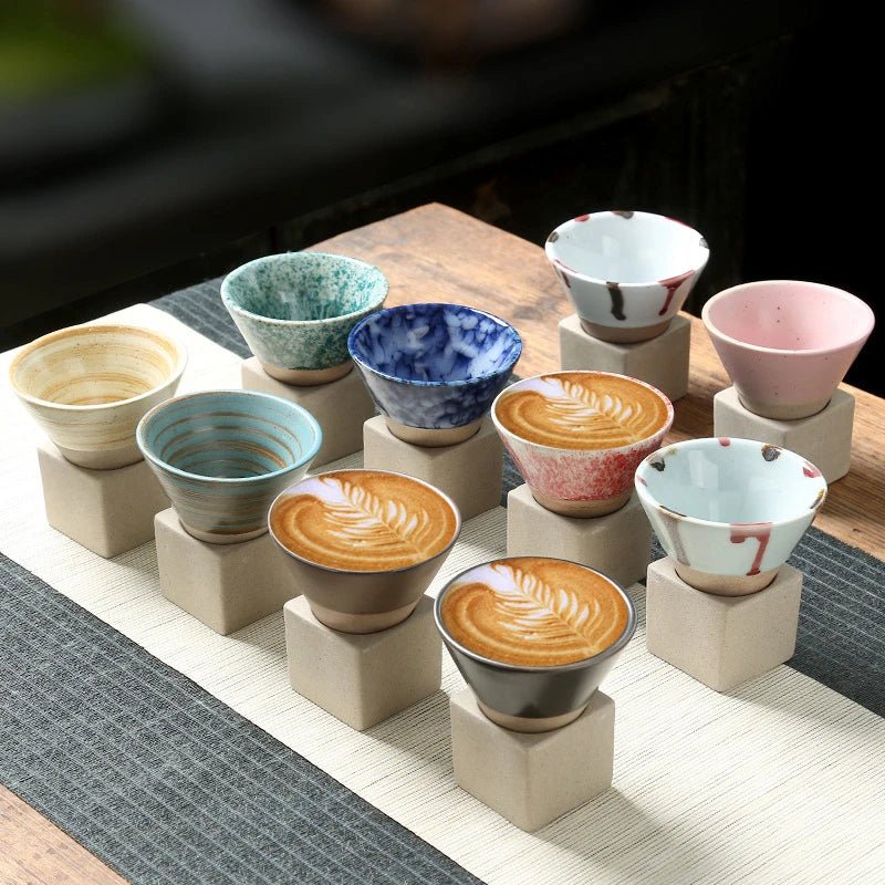 Artistieke kegelvormige koffiemok met uniek ontwerp | BrewCraft
