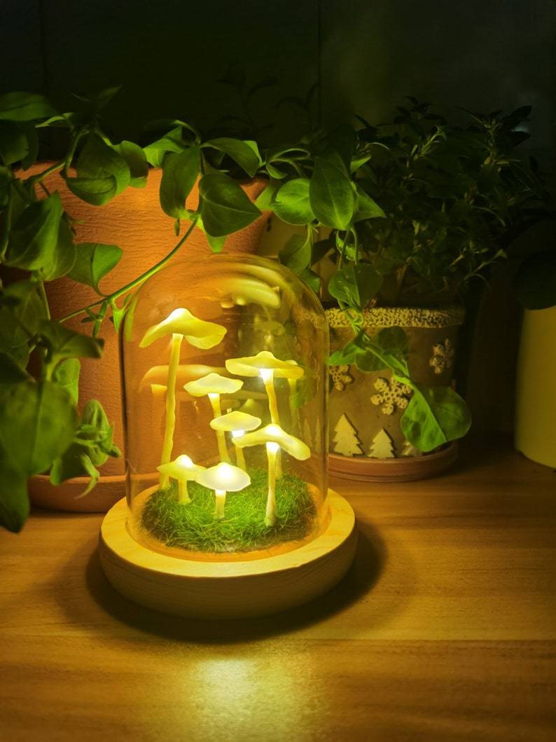 Charmante DIY paddestoel in glasdecoratie voor creatieve interieurs | MushGlow
