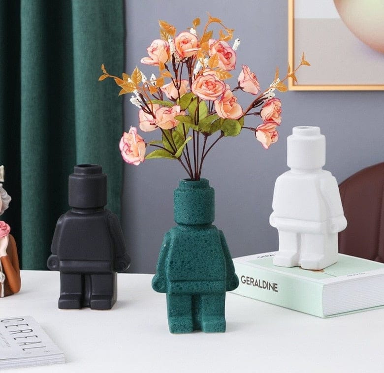 Grillige Lego-geïnspireerde robot plantenbakken voor creatief thuisdecor | BloomGrow