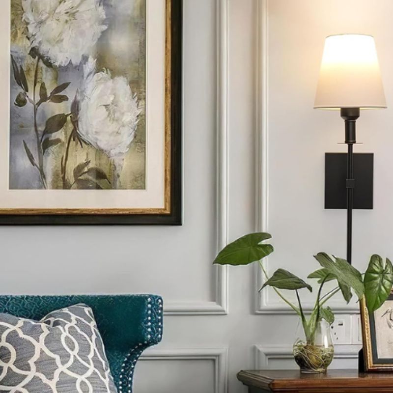 Geraffineerde wandlamp van geborsteld messing voor tijdloze elegantie | AureliaBrass