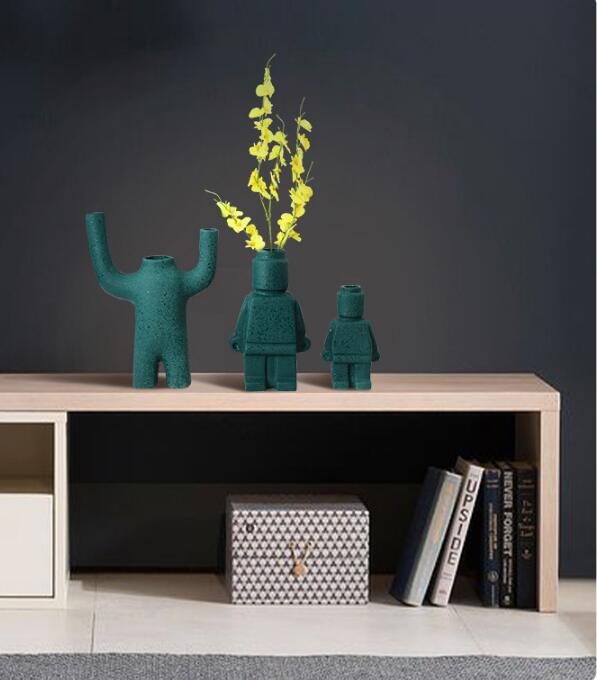 Grillige Lego-geïnspireerde robot plantenbakken voor creatief thuisdecor | BloomGrow