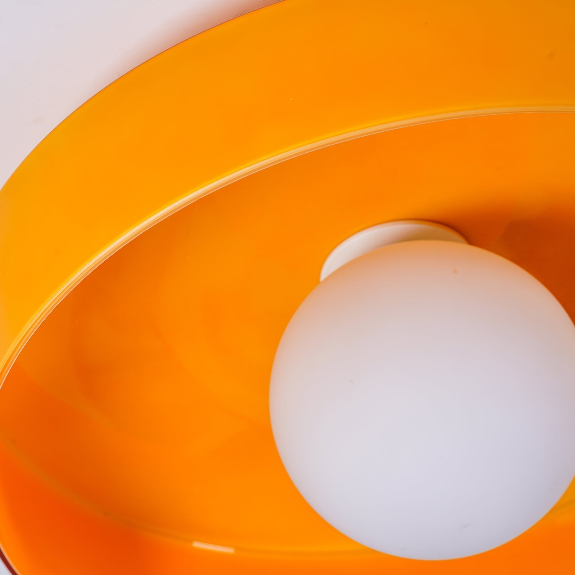 Moderne Ronde Plafondlamp voor Geraffineerde Verlichting en Uitnodigende Sfeer | LumaGlow