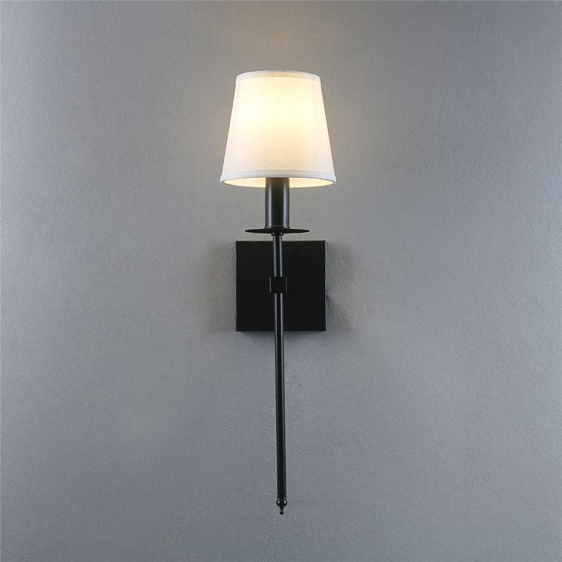 Geraffineerde wandlamp van geborsteld messing voor tijdloze elegantie | AureliaBrass